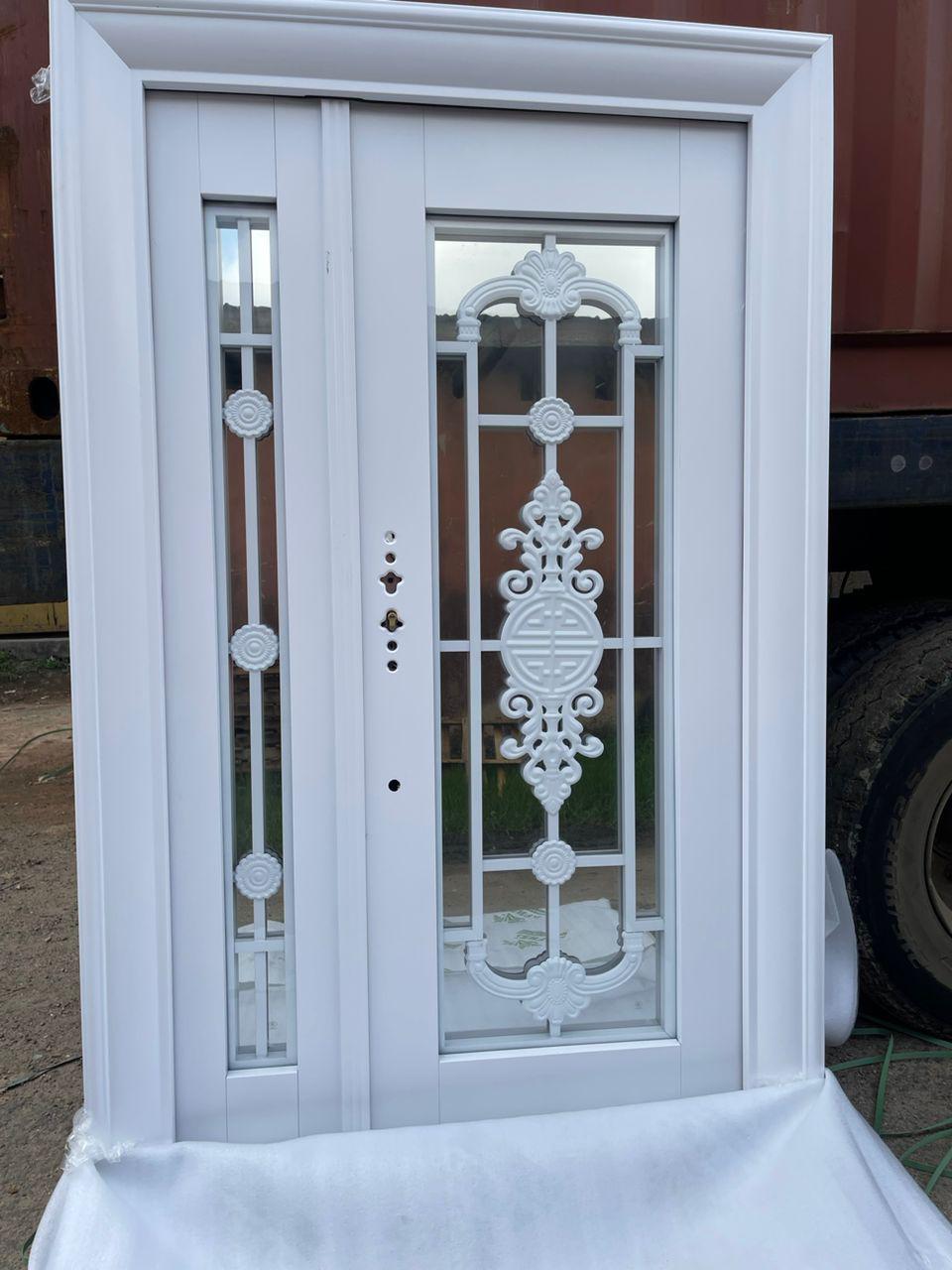 ANS002 – Classic White Ornamental Door